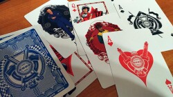 Чем покрывают игральные карты. Смотреть фото Чем покрывают игральные карты. Смотреть картинку Чем покрывают игральные карты. Картинка про Чем покрывают игральные карты. Фото Чем покрывают игральные карты